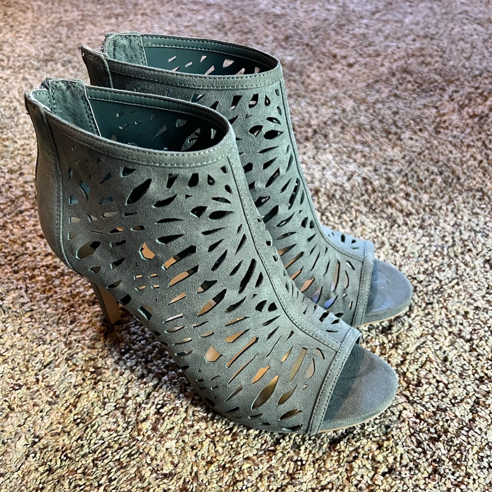 Green/blue White House Black Market heels open toe
